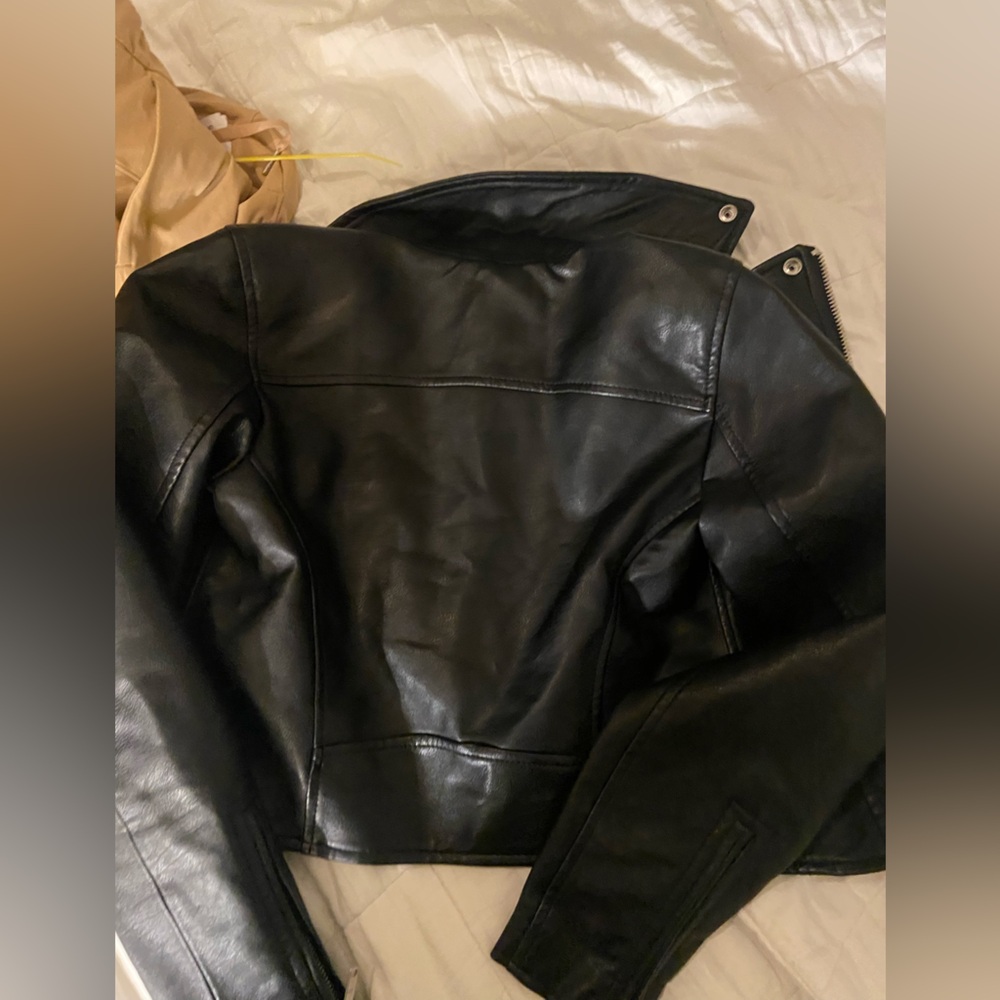 Abercrombie & Fitch Black Vegan Leather Jacket - Picture 4 of 4